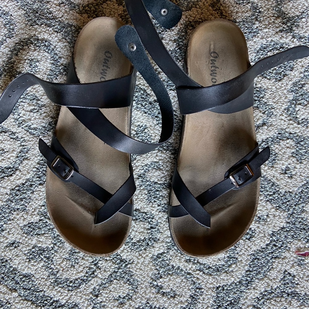 Outwoods Ankle strap footbed sandal